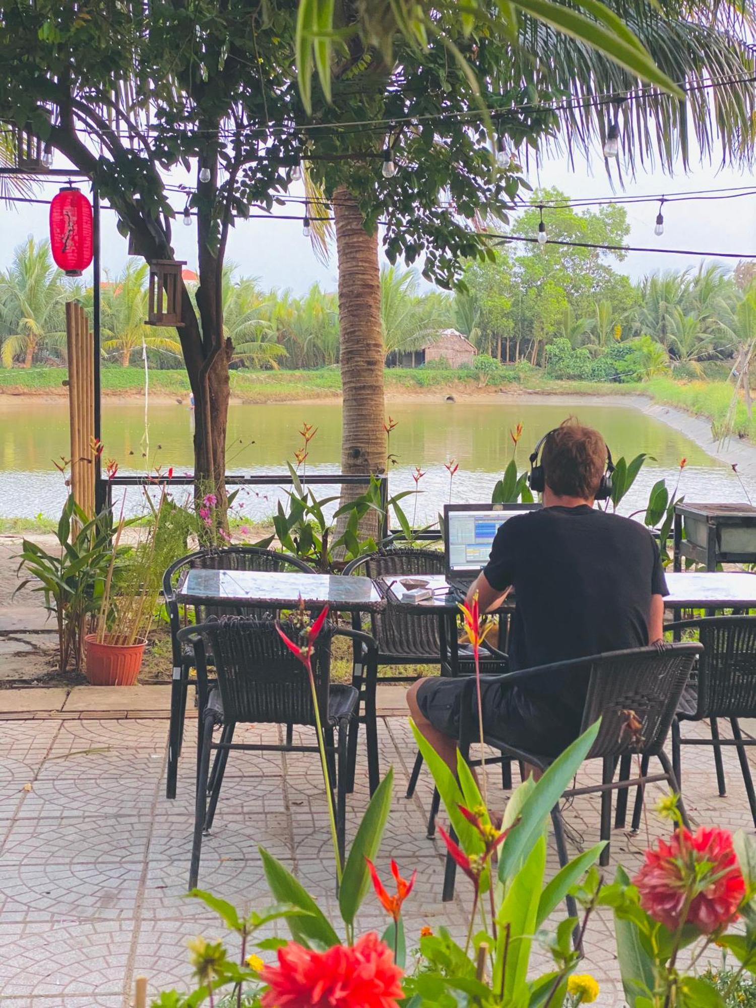 Laoxao Lakeview Homestay Хойан Экстерьер фото